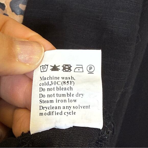 Black Long Sleeve Top with Leopard Christmas Tree Design. Size XL. - Picture 4 of 5